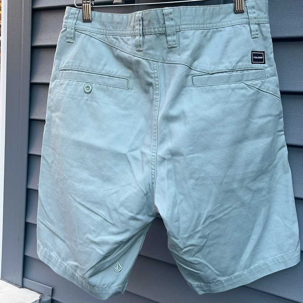 Volcom Shorts - Picture 5 of 10